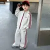 Conjunto Tendência e Estiloso para Meninos, Novo Estilo Primavera 2026, Conjunto Esportivo Duas Peças Cool e Bonito para Meninos, Estilo Primavera e Outono para Crianças