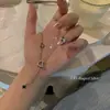 Collar con letra D de alta calidad para mujer, nuevo diseño de nicho de moda 2023, cadena de clavícula con sentido del sentido para mujer, collar que combina con todo.