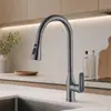 Torneira de Cozinha Extensível Cor Cinza-Arma de Cobre Puro para Uso Doméstico, Adequada para Pia e Lavagem de Louça, com Água Quente e Fria e Recursos Anti-Salpicos