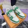 Outlet de Fábrica de Guangzhou Zapatillas Deportivas Zapatos de Tabla Blancos de Cemento Negros de Mezclilla Plataforma Zapatos Casuales para Hombres y Mujeres