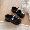 Zapatos de Princesa para Niñas Pequeñas 2026 Nuevos Zapatos Pequeños de Cuero de Primavera/Otoño para Niños Elegantes Zapatos Blancos para Niñas Suela Suave Zapatos de Una Sola Pieza para Bebés Niñas