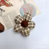 Cor de Chá de Leite Xadrez Fino Laço Duplo Flor Acessórios DIY Acessórios de Tecido Roupas Infantis Sapatos e Meias Acessórios Atacado