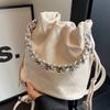 2026 Invierno Nuevo Bolso Nube Moda Diseño de Nicho Bolso de Hombro Cruzado Bolso Cubo Plegado Acolchado Bolso de Cadena