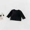 Conjunto de Tres Piezas Dianxi para Bebé Otoño Camisa Básica Sencilla para Niños, Chaleco con Capucha Rayado Estilo Coreano, Pantalones Anchos Holgados