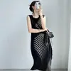 Vestido Miyake com Textura de Alta Qualidade, Vestido Plissado, Sem Mangas, Caimento Solto, Emagrecimento, Adequado para Encontros e Férias, Saia Irregular