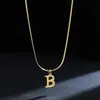Comércio exterior transfronteiriço quente pingente de 26 letras corrente osso de cobra colar personalizado moderno corrente cobra aço inoxidável letra corrente clavícula