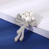 Nuevo Broche de Flor de Perla Temperamento Femenino Lujo Ligero Chaqueta Suéter Broche Decorativo Moda Otoño e Invierno Más Fácil de Combinar Pin de Cuello