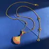 Moda Europeia e Americana High-End Luxo Leve Versátil Pingente de Saia Pequena em Forma de Leque Totalmente Cravejado Corrente de Diamante Colar