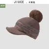 Nova Touca de Baseball Tricotada Estilo Coreano de Inverno para Mulheres com Patchwork Listrado, Fio Brilhante, Pom-Pom, Touca Quente com Abas para Orelhas