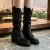 Botas femininas de bico redondo, salto grosso, de cano médio, com design retrô plissado, estilo western, efeito emagrecedor, versáteis para outono e inverno, botas de montaria de cano médio