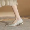 Jin Gang CH3020-3 Zapatos de Tacón Grueso Puntiagudos de Charol de una Sola Capa para Mujer 2024 Nuevos de Primavera y Otoño Tacón Bajo Sexy de Combinación Versátil Boca Baja para Mujer