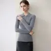 Nova coleção outono e inverno: Suéter de malha 100% cashmere puro com gola polo, design canelado, corte justo e estilo elegante