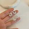 Pendientes de Mariposa Hueca de Diseño Nuevo Simple Estilo Coreano con Circonita Pendientes Dulces Exquisitos Pendientes de Lujo Ligero de Gama Alta para Mujer