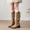 Botas de Caña Alta Apiladas para Mujer Otoño/Invierno 2026 Nuevo Estilo Aumento de Altura Interior Botas Vaqueras Occidentales Apertura en Forma de V Botas Largas Adelgazantes Botas Martin