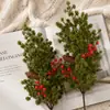 Plantas artificiais mais vendidas internacionalmente: Pacotes de agulhas de pinheiro de Natal, acessórios de Natal, bagas vermelhas, pinhas, flores artificiais para decoração de casa atacado