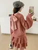 Conjunto de Suéter Estilo Suave Coleção Outono/Inverno 2026: Conjunto de Duas Peças: Cardigã de Tricô com Laço nas Costas + Saia para Mulheres