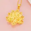 Colgante de Flor de Pavo Real Chapado en Oro Vietnamita para Mujer, Color Duradero, Joyería de Imitación de Latón Estilo Chino, Artículo Popular de Venta al por Mayor