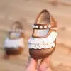 Sapatos de Princesa com Pérolas para Meninas 2025 Nova Coleção Primavera e Outono Estilo Pequena Fragrância Sapatos Rasos de Couro para Crianças Sapatos Macios com Solado para Bebês Meninas