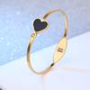 Pulsera de acero inoxidable estilo coreano con amor incrustado de diamante blanco para mujer, pulsera de acero de titanio con corazón de melocotón y nácar negro, pulsera elegante de moda