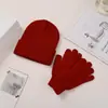 Gorros de punto personalizados transfronterizos para mujer, color liso, versátiles y cálidos para otoño e invierno, juego unisex de gorro y guantes lisos de lana para parejas