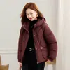 Moda Invernal 2026 Versátil y Elegante Abrigo de Algodón con Capucha, Holgado, Cómodo, Chaqueta Acolchada Cálida para Personas Mayores