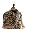 Estilo Europeu e Americano Outono e Inverno Novo Xale Estampado de Leopardo Lenço Elegante de Imitação de Caxemira Cachecol Externo Quente Feminino com Estampa Dupla Face