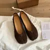 Sapatos de salto baixo novos estilo chinês bico dividido sapatos de casco de porco sapatos de balé femininos Mary Janes versáteis para o dia a dia sapatos femininos com aumento interno de altura