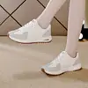 Vendas Domésticas Transfronteiriças e Comércio Exterior Tênis Esportivos para Mulheres, Novos Sapatos Casuais de Couro Versáteis para Estudantes Primavera e Outono, Tênis Leves para Corrida para Mulheres