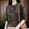 Nueva camiseta de manga larga retro estampada de otoño, base de cuello redondo a la moda, adelgazante y rejuvenecedora, top elegante para mamás