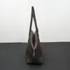 Bolsa de Ombro Minimalista Relaxada e Casual, Bolsa de Couro Bovino de Primeira Camada Importada de Luxo de Nicho, Bolsa de Mão de Couro Genuíno