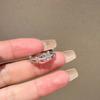 Anillo de mariposa de doble capa con diamantes huecos para mujer, anillo de dedo con nicho Super Fairy Mori, joyería de lujo ligera y moderna con apertura francesa.
