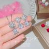 Nuevo Set de Camelia Estilo Fragante Pequeño Rosa Exquisito Brillante Moda Micro-incrustado Zirconia Aretes Colgante Collar
