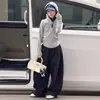 Conjunto de Ropa de Otoño para Niñas 2026 Nuevo Elegante Sudadera con Capucha Rayada Pantalones Casuales Chic para Niña Conjunto de Dos Piezas Moderno