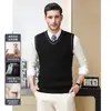 Chaleco de punto de lana con cuello en V de otoño transfronterizo para hombre, suéter de punto liso para usar como base, chaleco casual con cuello en forma de corazón para hombre