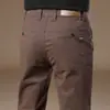 Pantalones Casuales de Gama Alta de Hong Kong para Hombre 2026 Primavera y Otoño Nuevos Pantalones Largos Marrones Rectos Ajustados Estilo de Negocios con Forro Polar