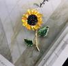 Broche Esmaltado Van Gogh Girassol Nicho Chique Chique Chique Corsage Feminino Pin Retrô Acessórios Roupa para Mulheres