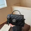 Bolso Bandolera de Cadena Casual El Bolso Cuadrado Pequeño de Moda Popular Este Año para Mujer Otoño 2025 Nuevo Bolso de Hombro Casual