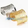 Pulsera abierta de acero inoxidable y acero de titanio, joyería popular europea y americana, con cuentas, se puede usar sola