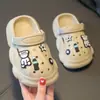 Zuecos de verano de dibujos animados para padres e hijos, sandalias de punta cerrada para niños y niñas, aptas para bebés de todas las edades, antideslizantes, sin olor, EVA