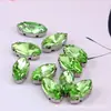 Venta al por mayor del fabricante Diamante de Garra Marquise Vidrio Cosido a Mano Diamante Agarrar Diamante DIY Accesorios de Boda Ropa Cuello Accesorios Decorativos