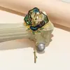 Broche de Flor de Rosa con un Diseño Inspirado en Nácar Natural y Concha de Abulón, Broche de Lujo de Alta Gama con un Temperamento Elegante