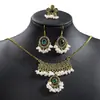 Set de Aretes, Anillo y Collar Estilo Bohemio Europeo y Americano con Aguja de Plata, Estilo Étnico Vintage con Aretes de Borla de Perlas y Pedrería