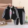 Kids2026 Nuevo Conjunto de Ropa de Otoño para Niños Primavera y Otoño Niña Conejo Conjunto de Tres Piezas Estilo Coreano Moderno Venta al por Mayor