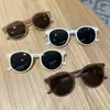 Gafas de Sol Blancas Retro de Marco Pequeño Estilo Influencer para Mujer, Gafas de Sol Redondas Versión Coreana Estilo Influencer Aqin para Cara Redonda de Hombre