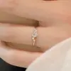 Anel Céu Estrelado com Moissanita Sintética para Mulheres, Estilo de Luxo Leve de Nicho de Alta Qualidade, Joias Personalizadas Estilo Ins, Acessórios Versáteis Atacado