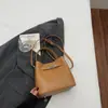2026 Nova Moda Versátil Bolsa de Ombro, Bolsa Transversal, Bolsa de Mão Casual de Nicho de Alto Padrão, Bolsa Saco
