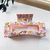 Pinza para el pelo con estampado de amor transfronterizo, pinza para el pelo grande de tiburón dulce y elegante para la parte trasera de la cabeza, nuevos accesorios para el cabello 2025