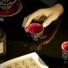 Taza de té Moji con esmalte interior negro, rojo, dorado y plateado, juego de té Kung Fu, taza de té de cerámica para el hogar, taza individual, decoración con patrón de bronce