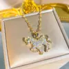 Nuevo Modelo 2026 Año del Caballo Zodiaco Caballo Clásico Cadena Completa de Diamantes Acero de Titanio Collar para Mujer, Incrustado con Circonia, Cadena de Clavícula Lujosa