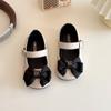 Sapatos de Princesa para Meninas 2025 Nova Coleção Primavera e Outono Sapatos Infantis com Laço Sapatos de Couro para Bebês Femininos Sola Macia Sapatos de Camada Única Estilo Chanel